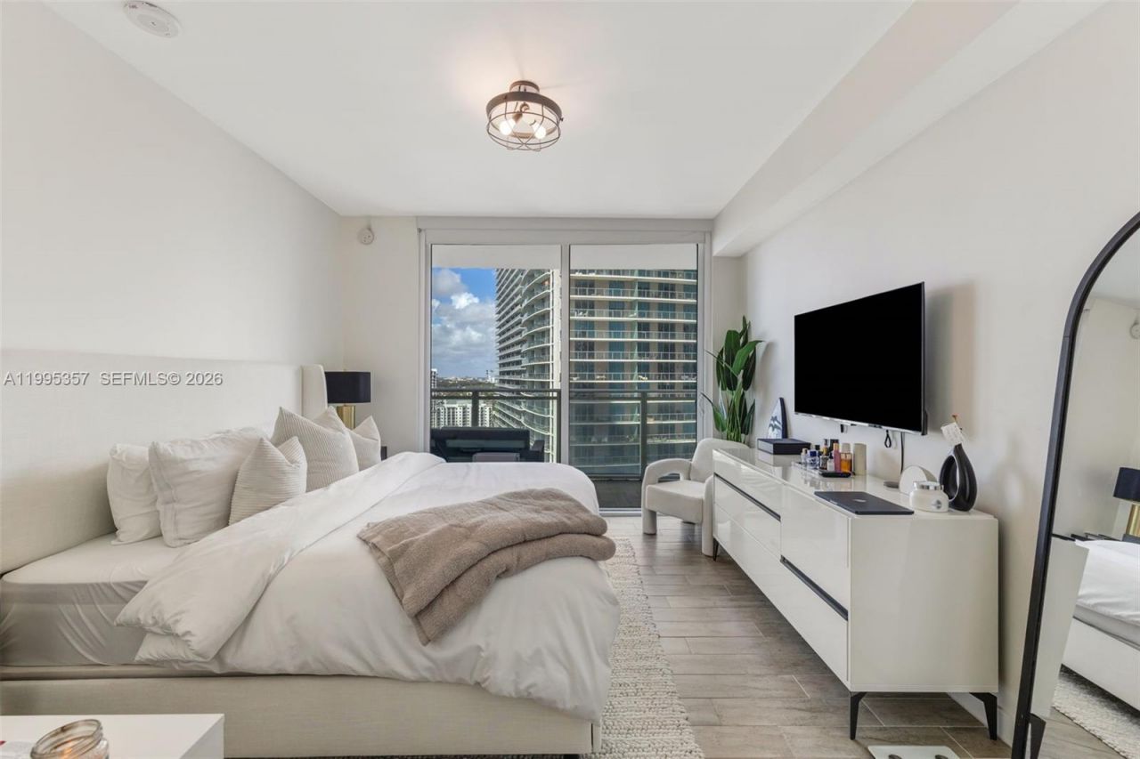 1080 Brickell Ave, Unit 1909, Miami, FL 33131 Photo