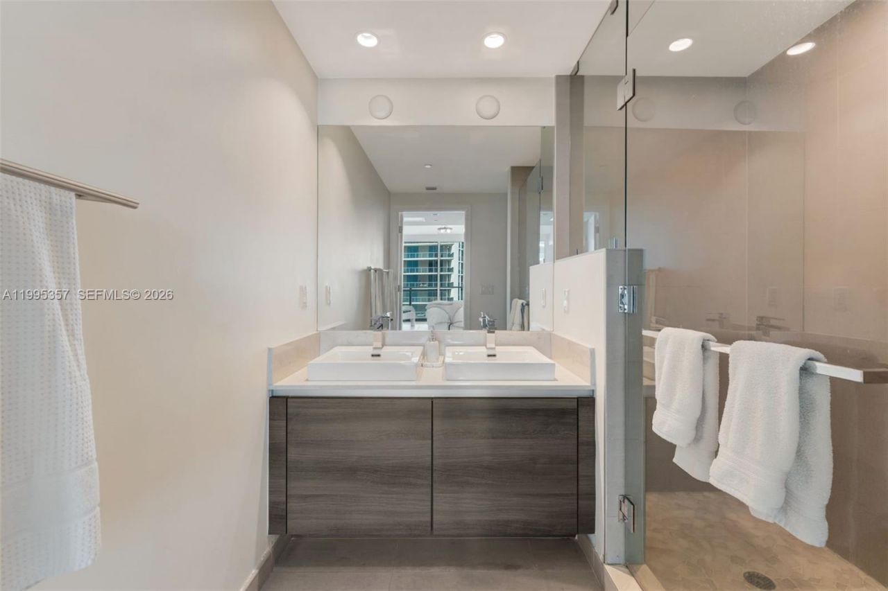 1080 Brickell Ave, Unit 1909, Miami, FL 33131 Photo