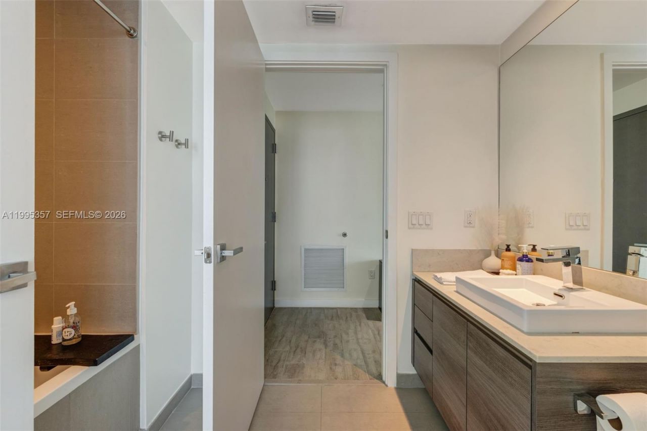 1080 Brickell Ave, Unit 1909, Miami, FL 33131 Photo