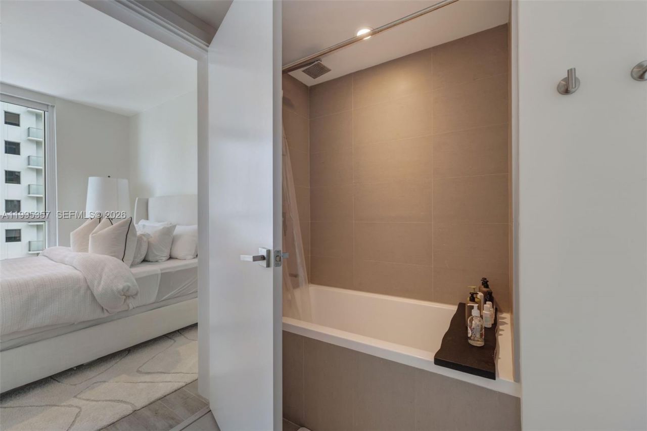 1080 Brickell Ave, Unit 1909, Miami, FL 33131 Photo