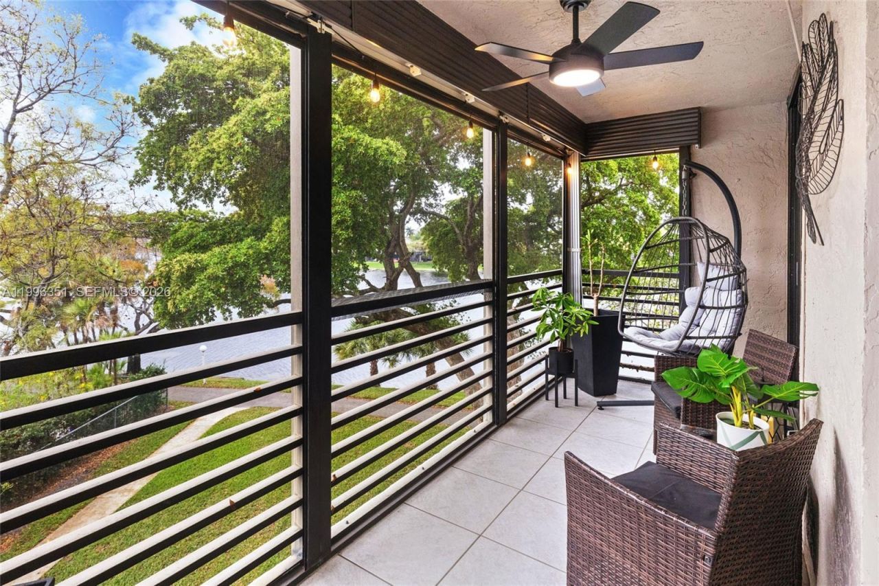 1101 Colony Point Cir , Unit 301, Pembroke Pines, FL 33026 Photo