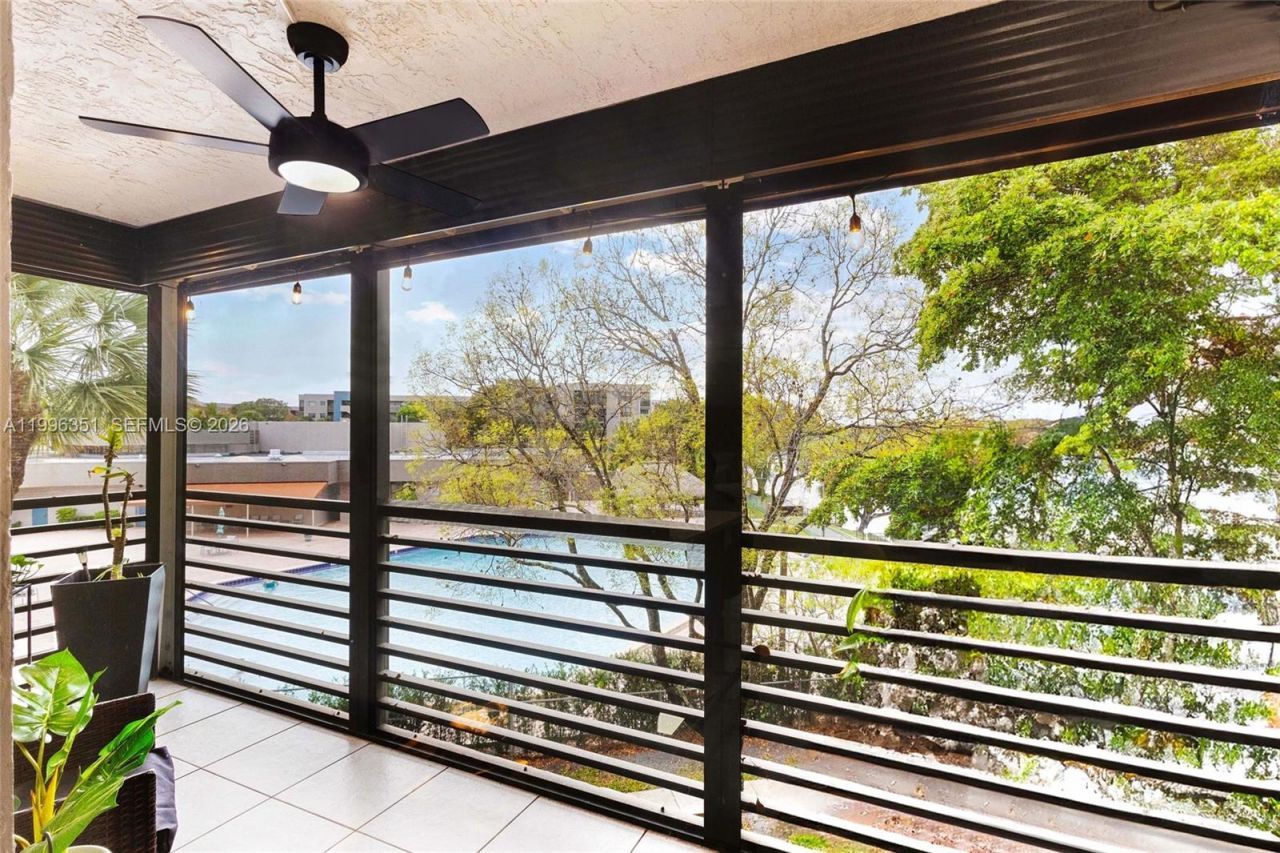 1101 Colony Point Cir , Unit 301, Pembroke Pines, FL 33026 Photo