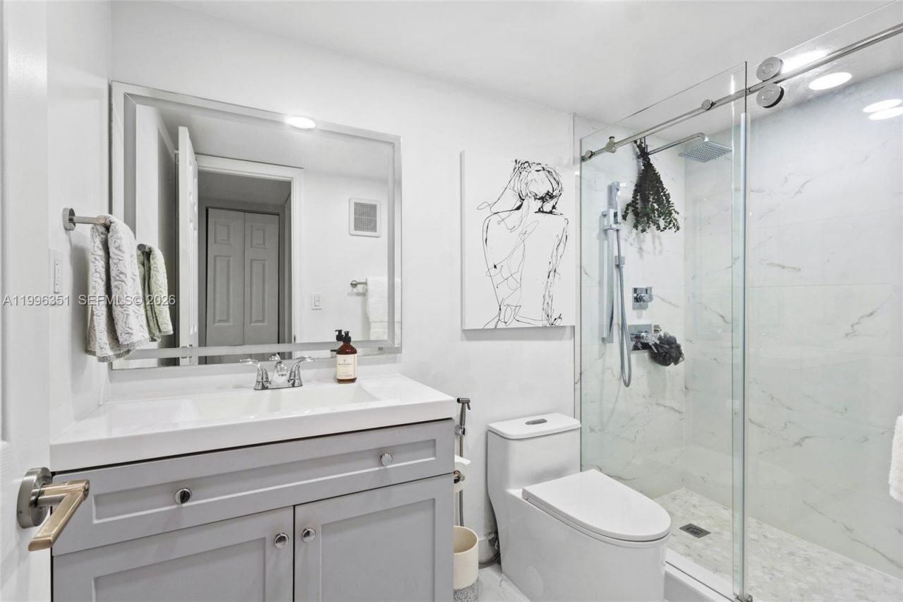 1101 Colony Point Cir , Unit 301, Pembroke Pines, FL 33026 Photo