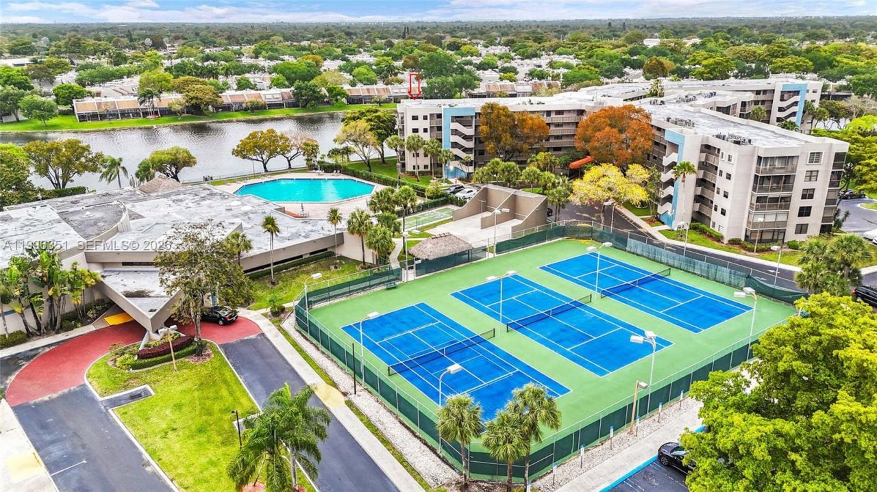 1101 Colony Point Cir , Unit 301, Pembroke Pines, FL 33026 Photo