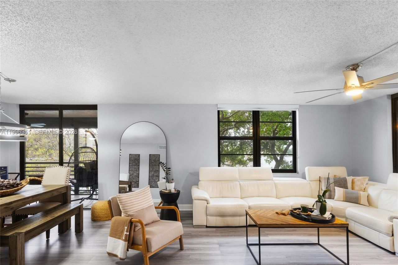 1101 Colony Point Cir , Unit 301, Pembroke Pines, FL 33026 Photo