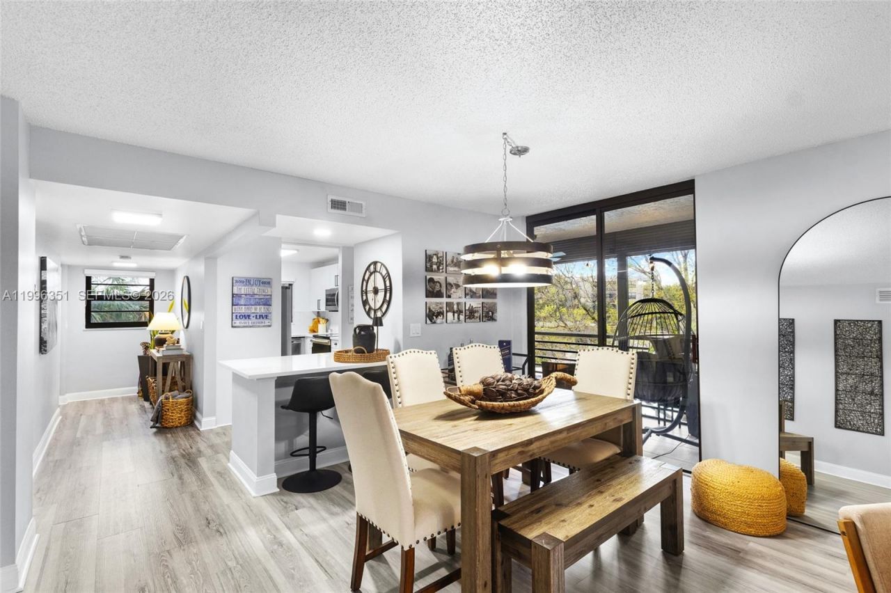 1101 Colony Point Cir , Unit 301, Pembroke Pines, FL 33026 Photo