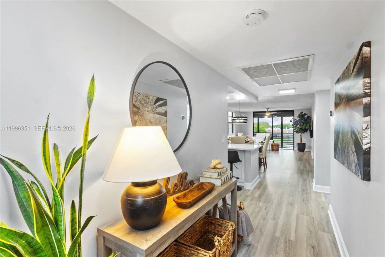 1101 Colony Point Cir , Unit 301, Pembroke Pines, FL 33026 Photo