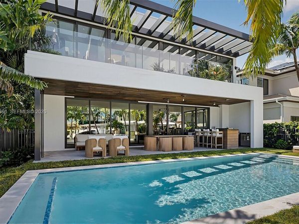 620 Solar Isle Dr , Fort Lauderdale, FL 33301