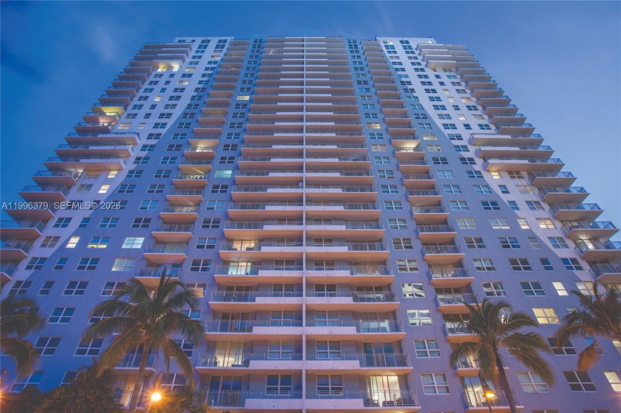 1111 Brickell Bay Dr, Unit 211, Miami, FL 33131 Photo