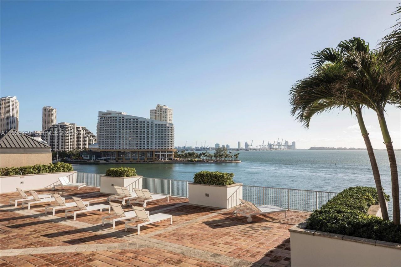 1111 Brickell Bay Dr, Unit 211, Miami, FL 33131 Photo