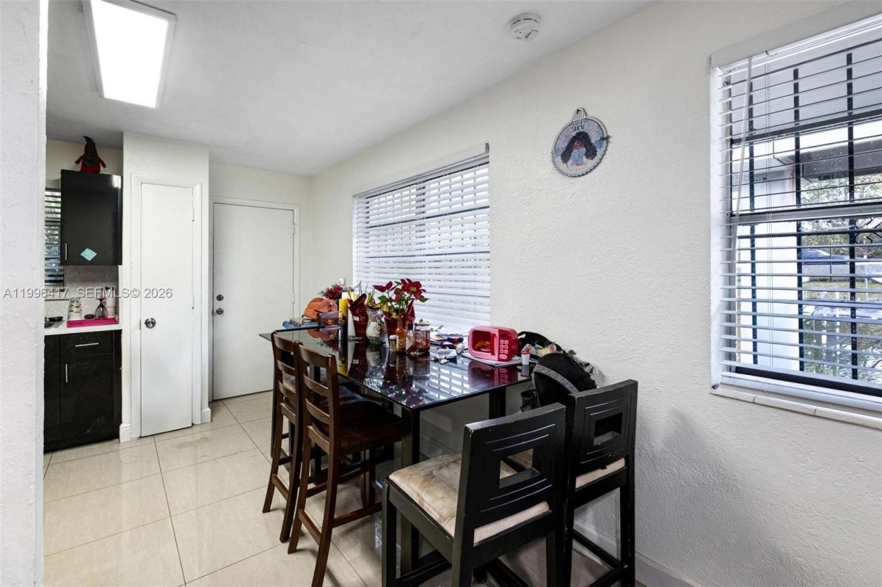 1519 NW 40th St, Miami, FL 33142 Photo