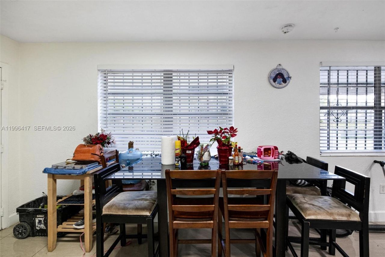 1519 NW 40th St, Miami, FL 33142 Photo