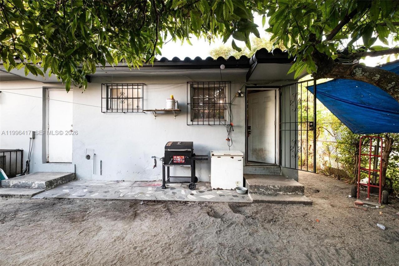 1519 NW 40th St, Miami, FL 33142 Photo