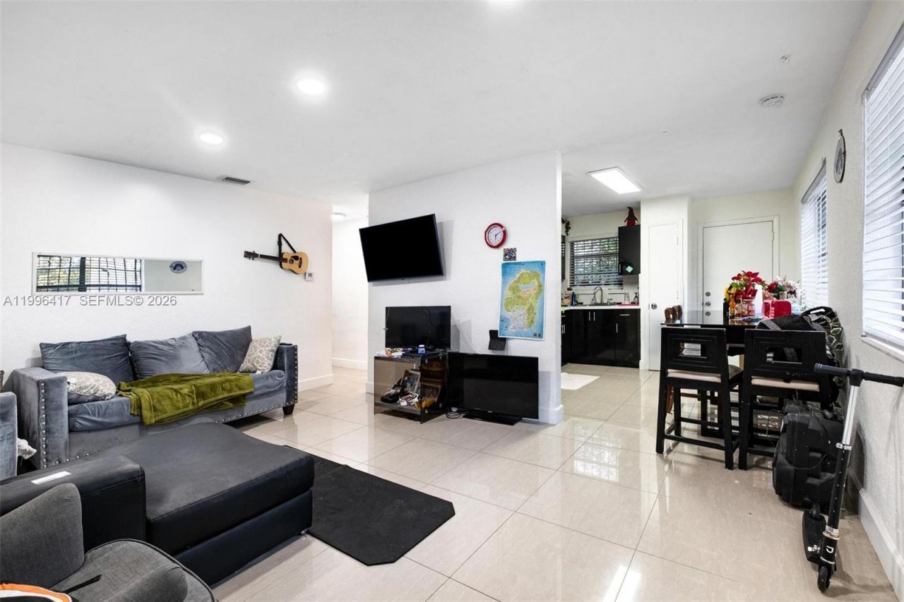 1519 NW 40th St, Miami, FL 33142 Photo