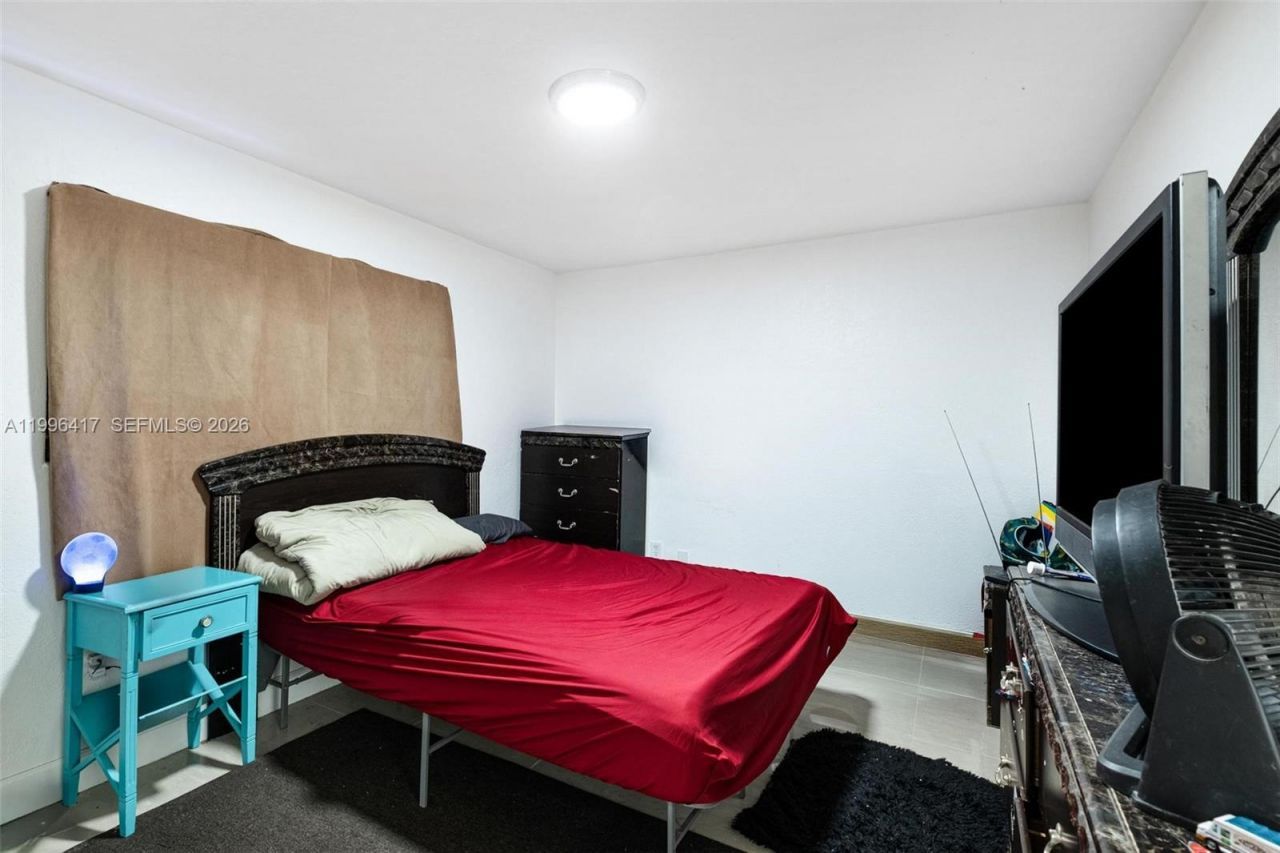 1519 NW 40th St, Miami, FL 33142 Photo