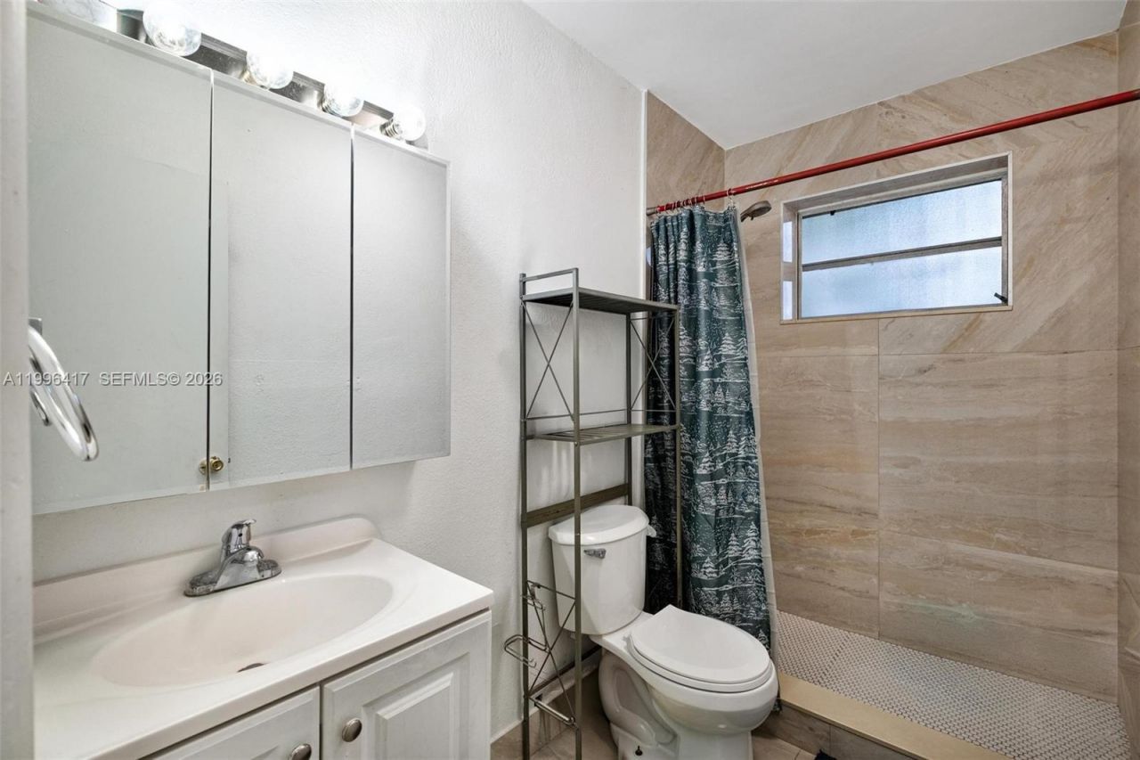 1519 NW 40th St, Miami, FL 33142 Photo