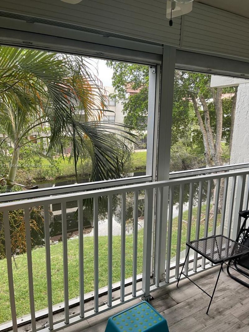 100 Lakeview Dr, Unit 207, Weston, FL 33326 Photo