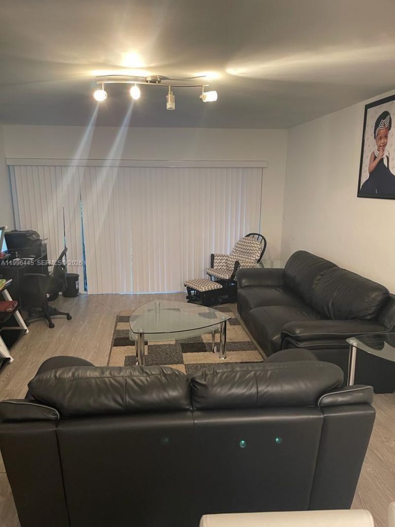 100 Lakeview Dr, Unit 207, Weston, FL 33326 Photo