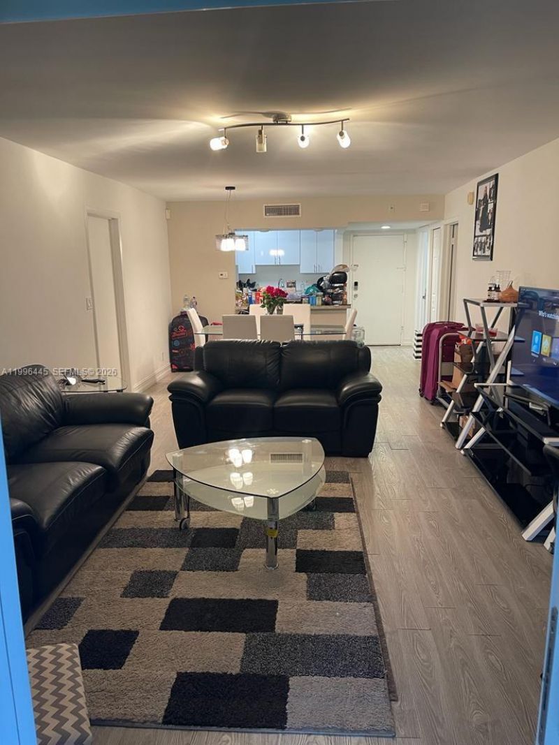 100 Lakeview Dr, Unit 207, Weston, FL 33326 Photo