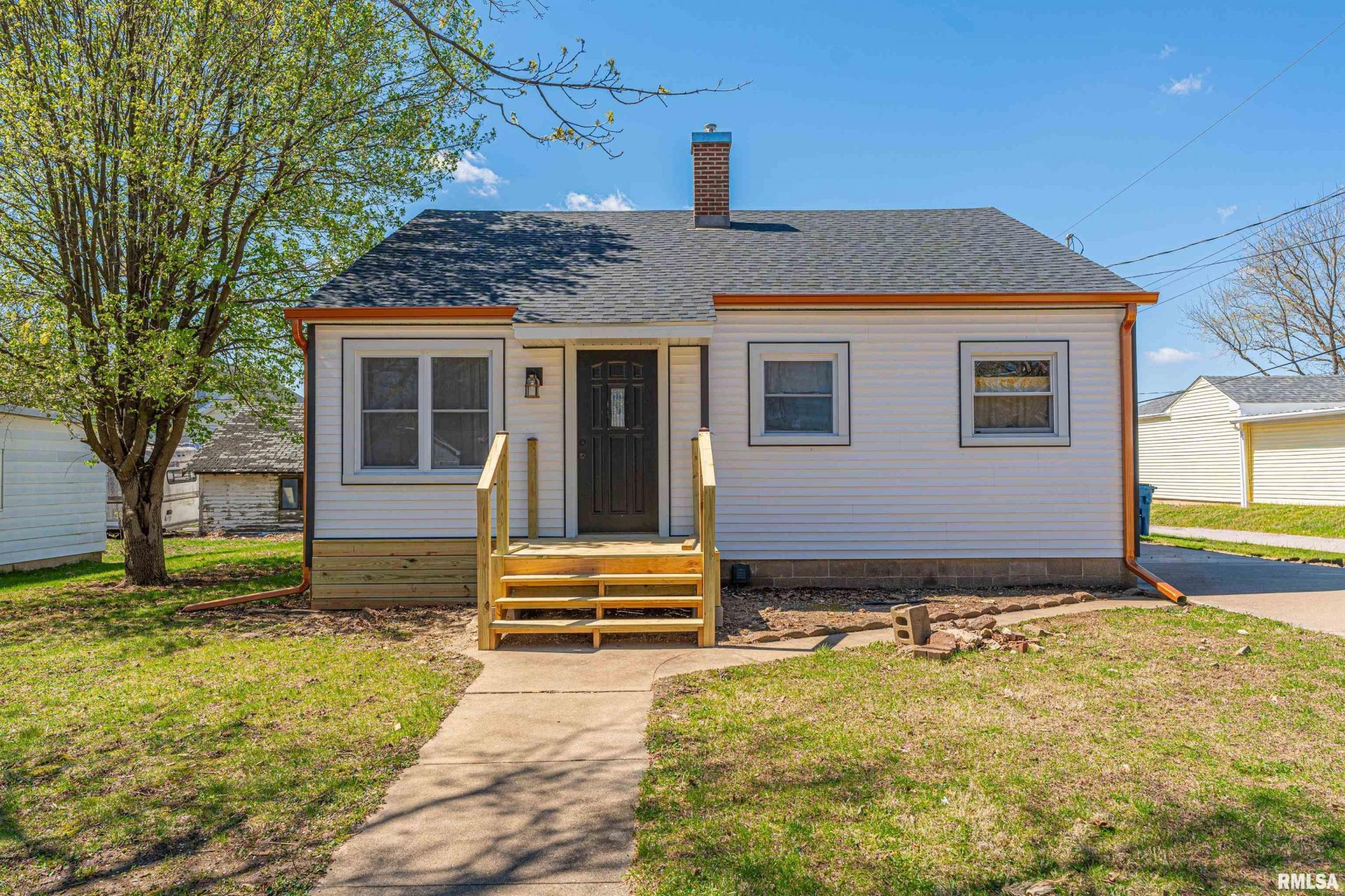 115 Cobleigh Street, Emden, IL 62635 Main Photo