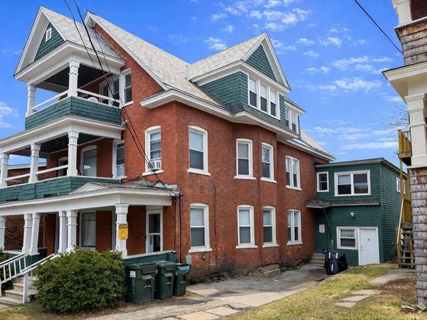 198-200 King Street, Burlington, VT 05401