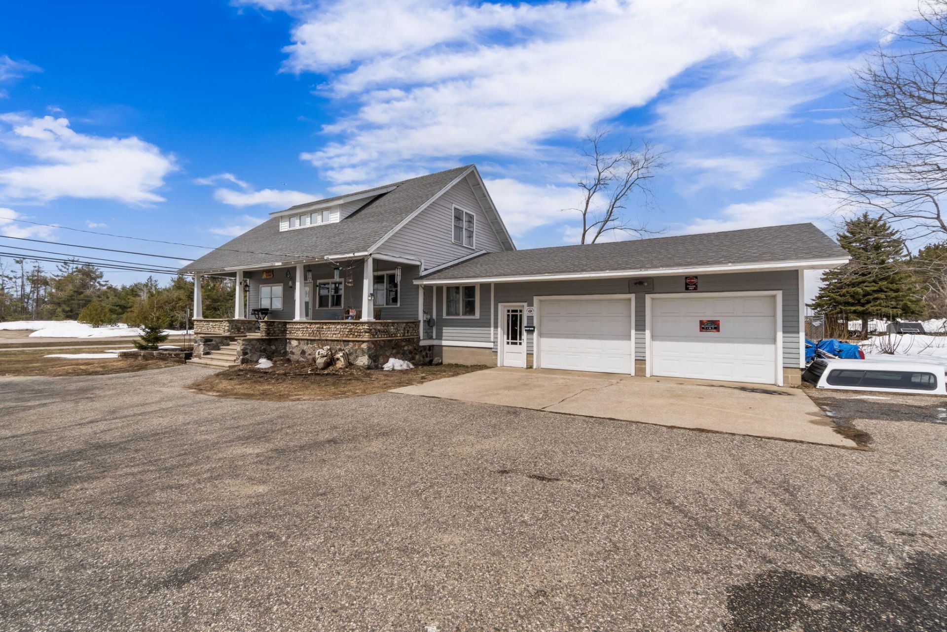 960 N Center Avenue, Gaylord, MI 49735 Main Photo
