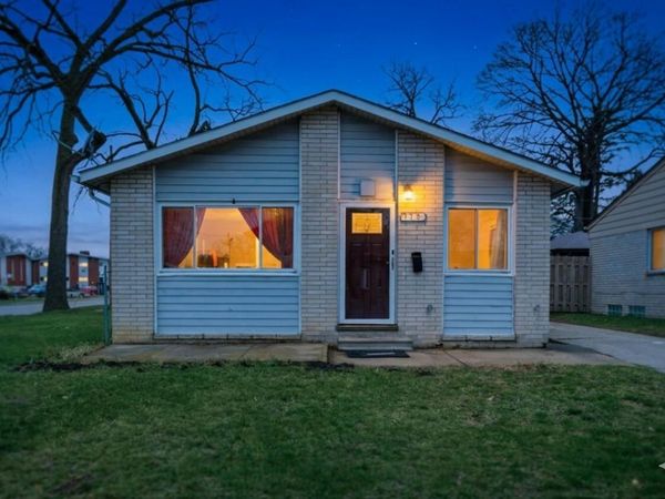 170 Beyne Street, Mount Clemens, MI 48043