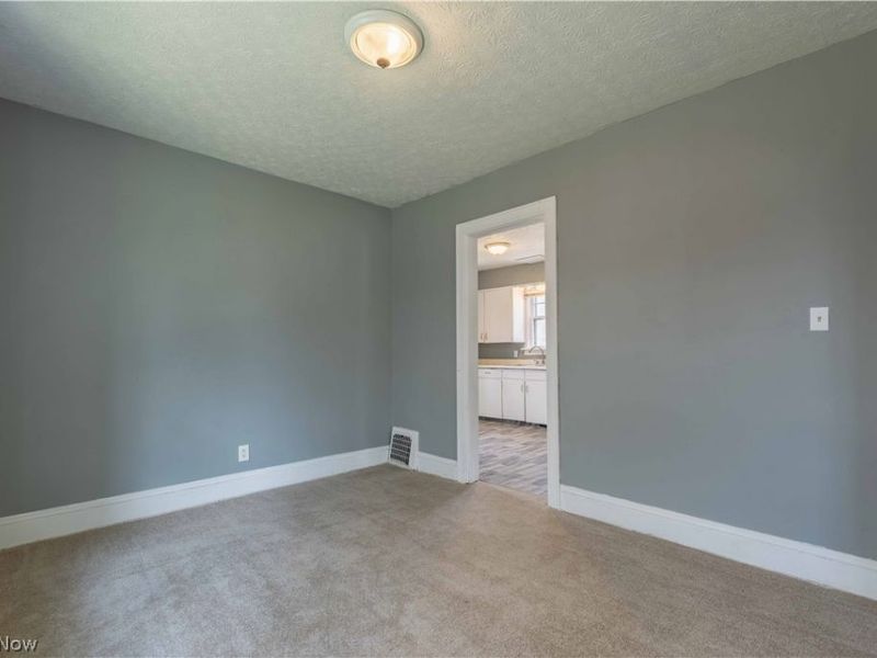 341 E Archwood Avenue, Akron, OH 44301 Photo 10