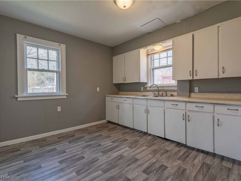 341 E Archwood Avenue, Akron, OH 44301 Photo 11