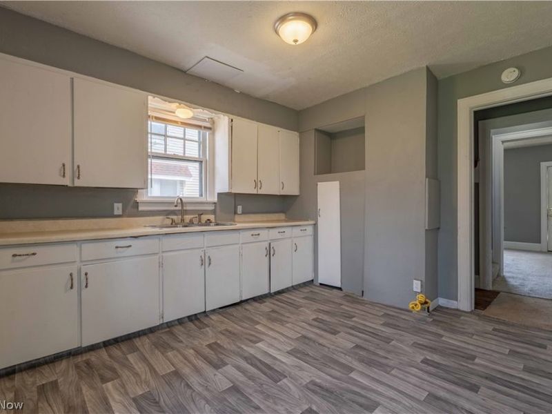 341 E Archwood Avenue, Akron, OH 44301 Photo 12