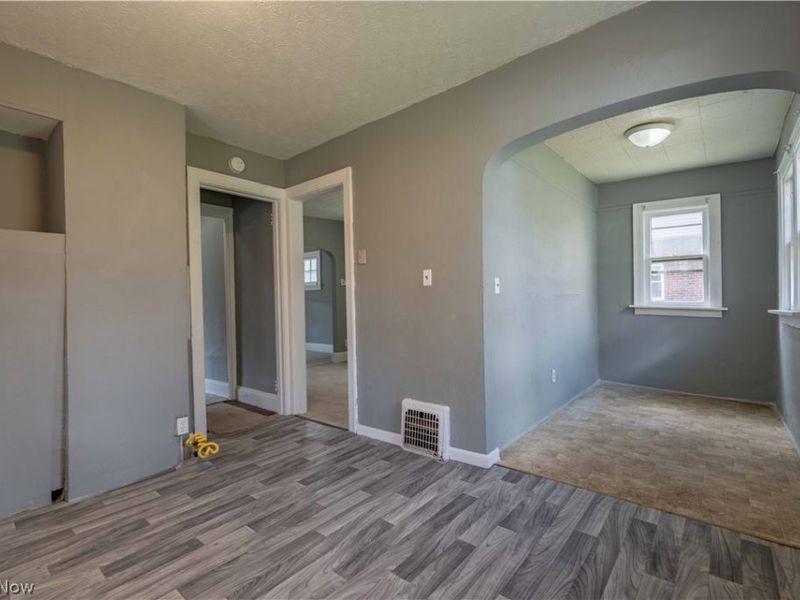 341 E Archwood Avenue, Akron, OH 44301 Photo 13