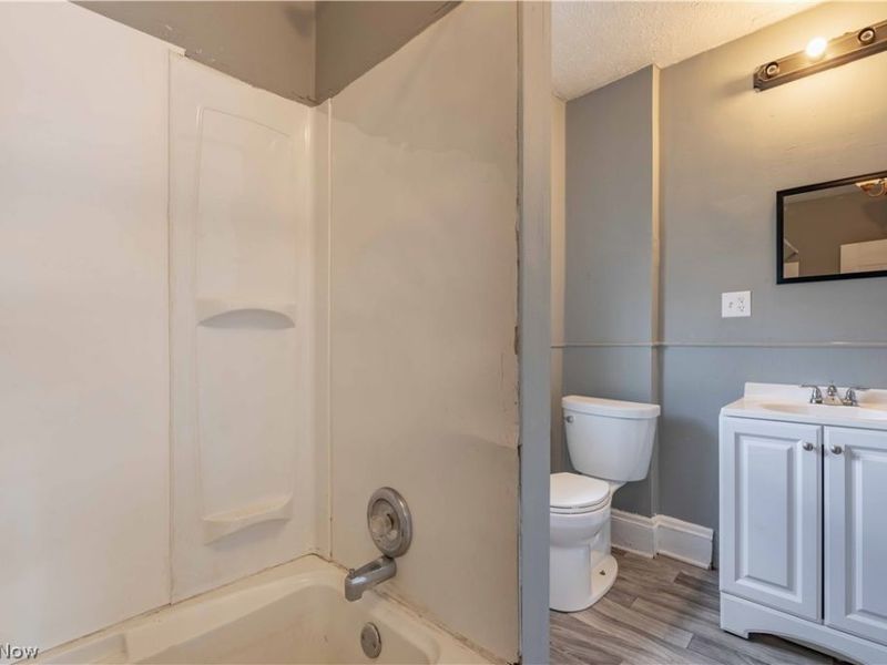 341 E Archwood Avenue, Akron, OH 44301 Photo 16