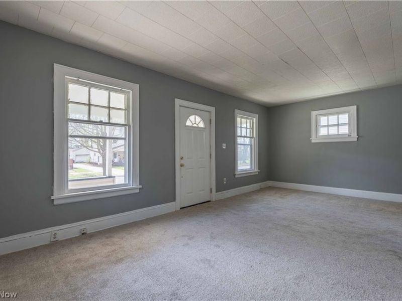 341 E Archwood Avenue, Akron, OH 44301 Photo 6