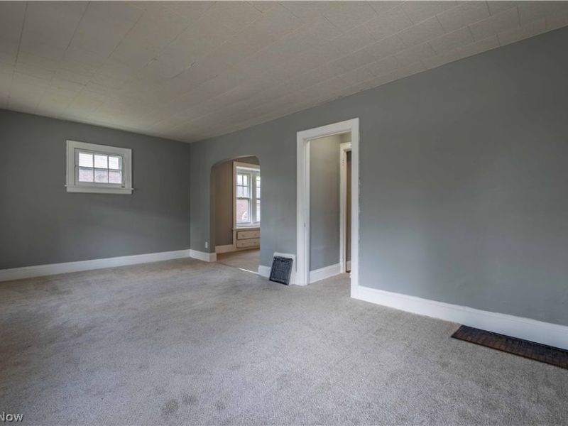 341 E Archwood Avenue, Akron, OH 44301 Photo 7