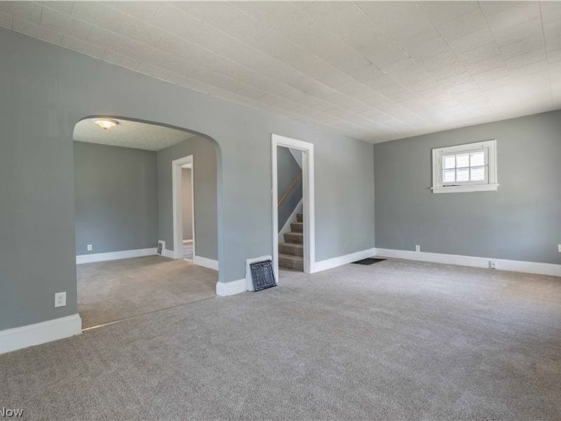 341 E Archwood Avenue, Akron, OH 44301 Photo 8