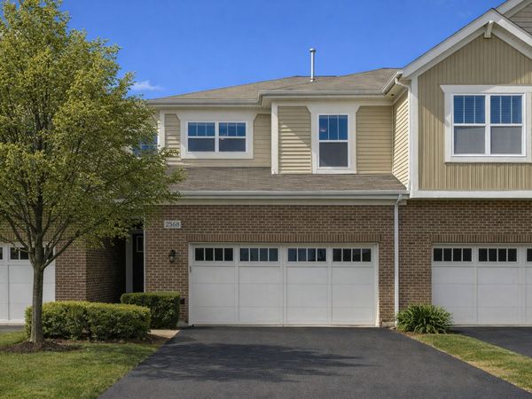 2368 N Brett Lane , Palatine, IL 60074