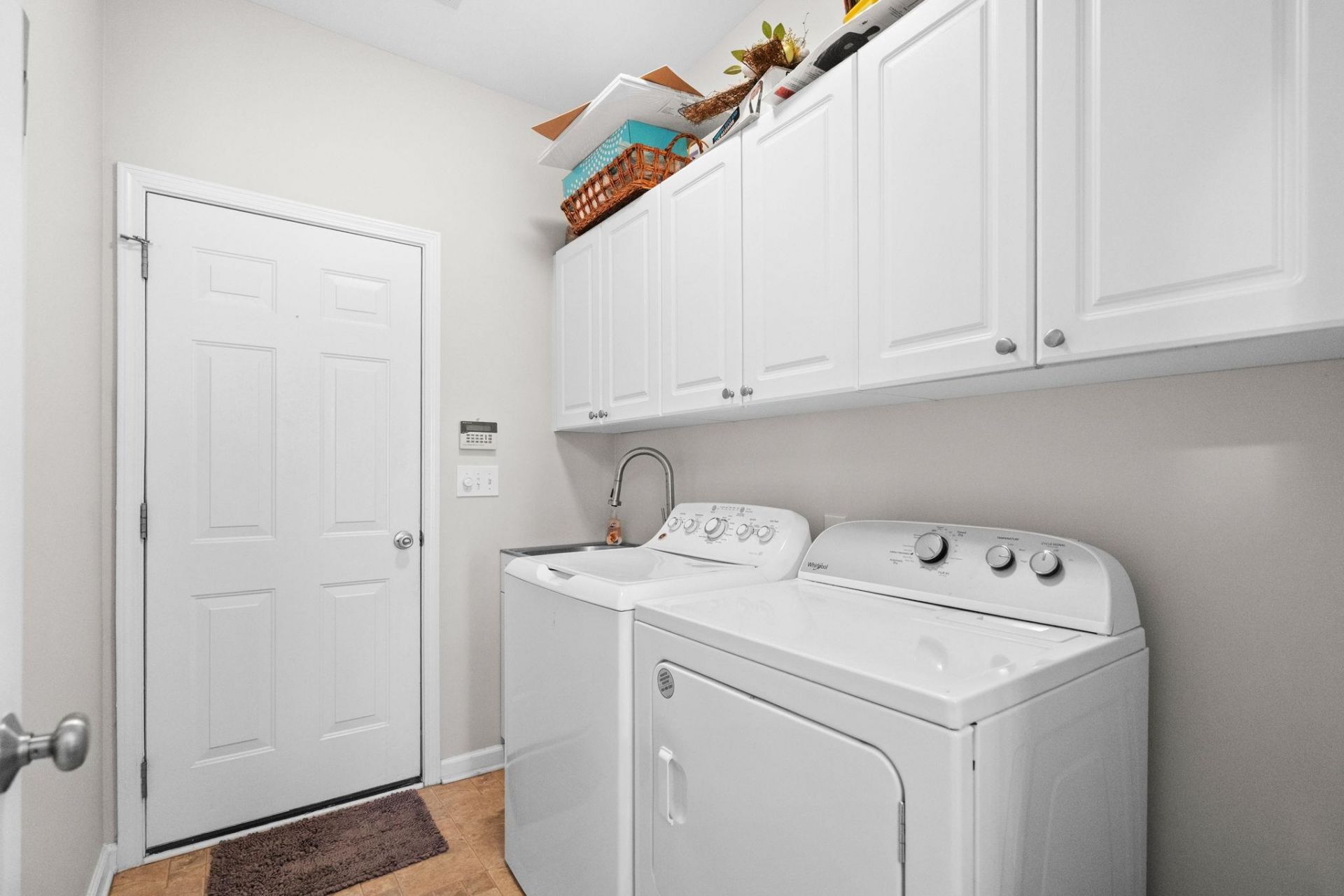 100 Rocko Dr.  Photo 49