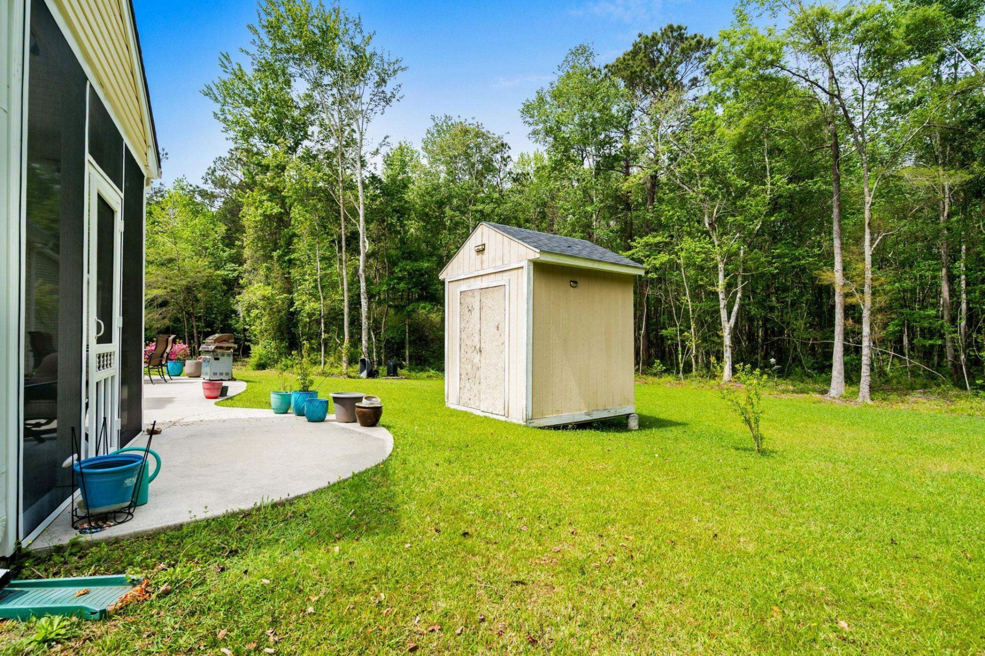 100 Rocko Dr.  Photo 6