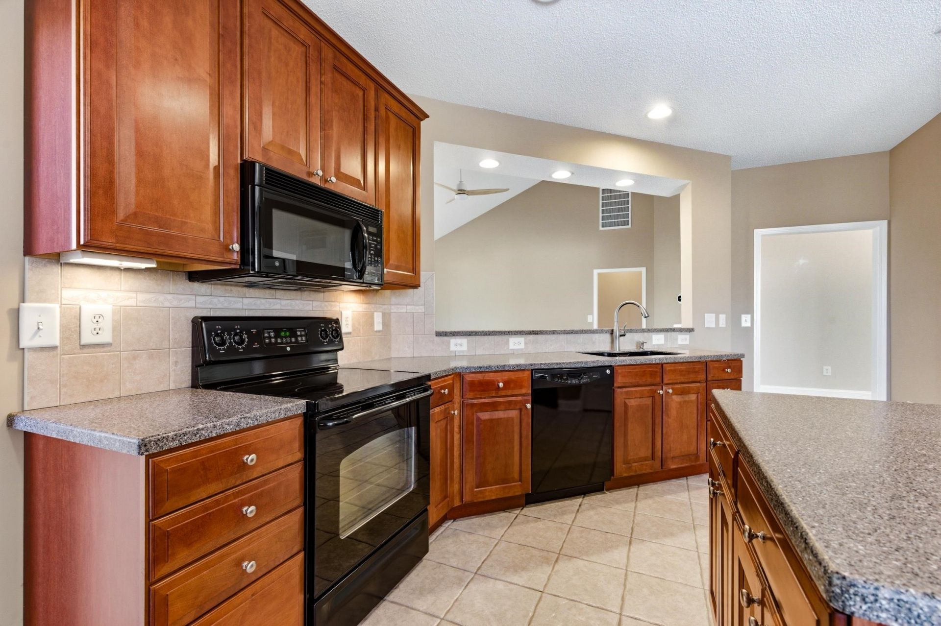 8101 Moonstruck Ct. Photo 15