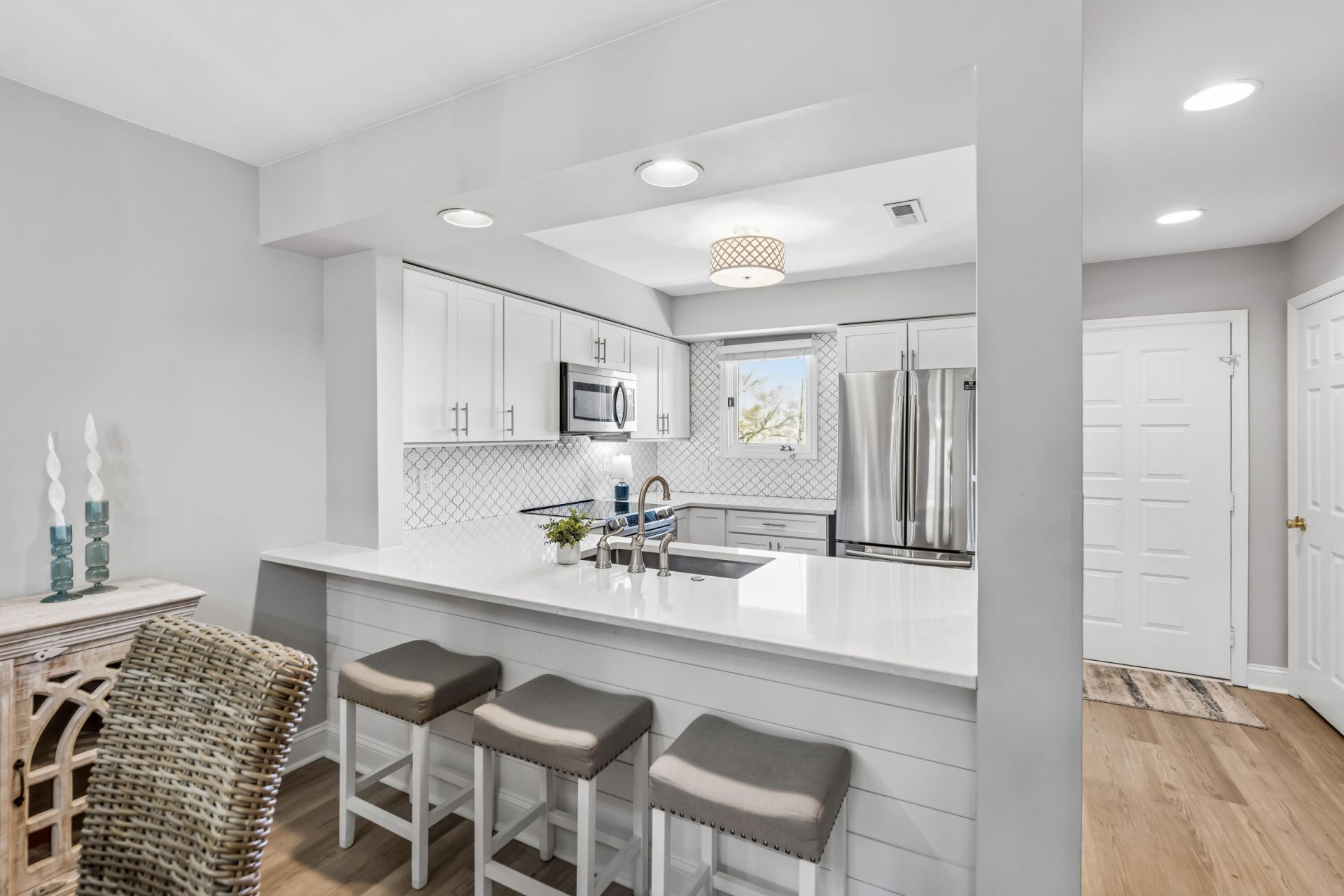 2412 Racquet Club Drive Photo 18