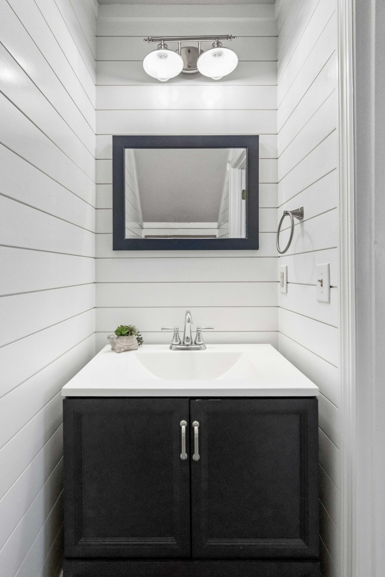 2412 Racquet Club Drive Photo 24