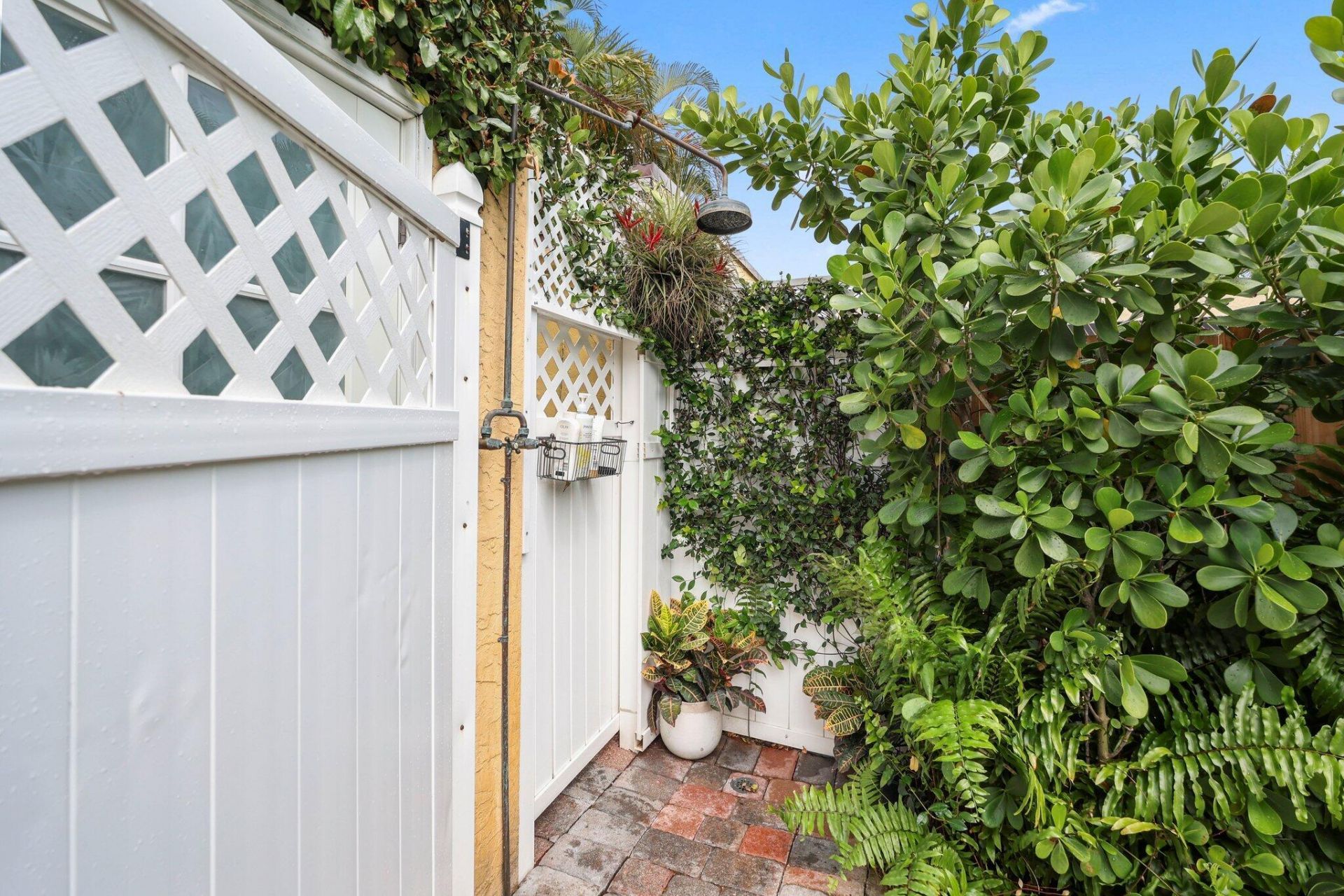 605 Sunset Road, West Palm Beach, FL 33401 Photo