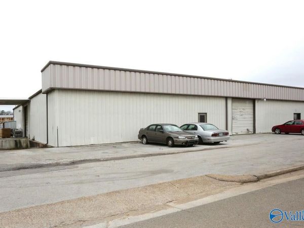 1009 Putman Drive, Huntsville, AL 35806