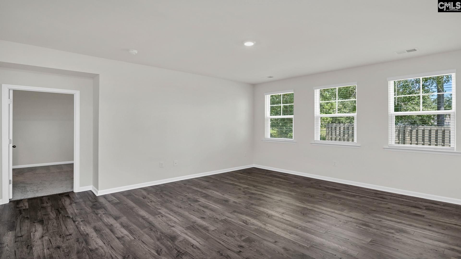 434 Leathertree Lane Photo 18