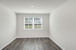 434 Leathertree Lane photo 4