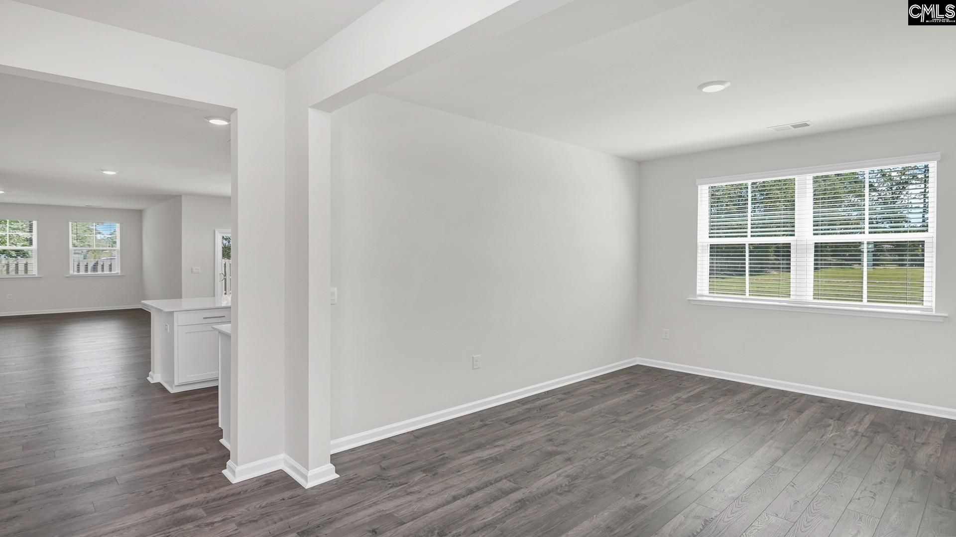 434 Leathertree Lane Photo 4