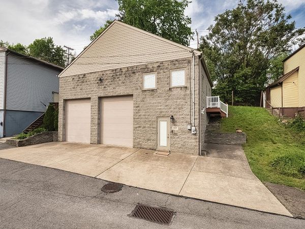 1469 Collier Ave, Carnegie, PA 15106
