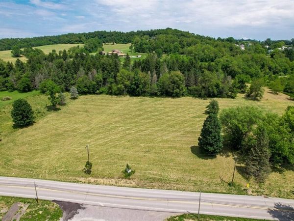 1686 Smith Twp St Rd, Burgettstown, PA 15021