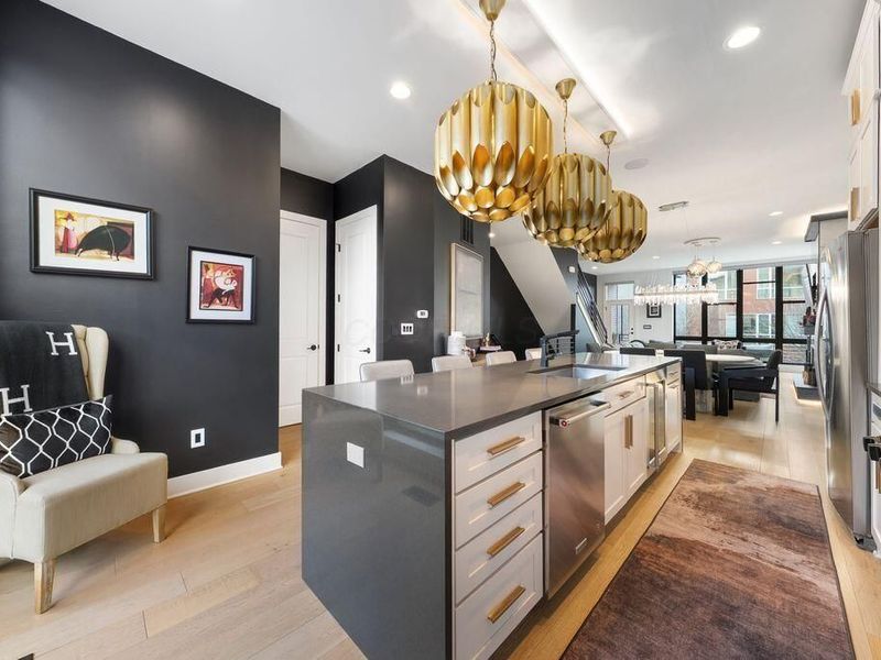 802 N 6th Street, Columbus, OH 43215 Photo 17