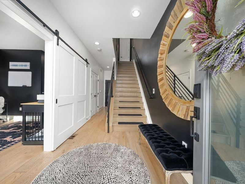 802 N 6th Street, Columbus, OH 43215 Photo 7